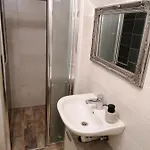 Appartement B B B *